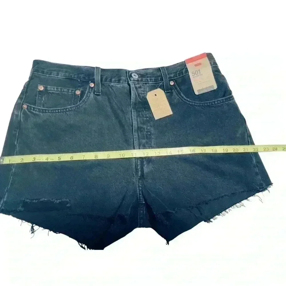 Levis featuring classic