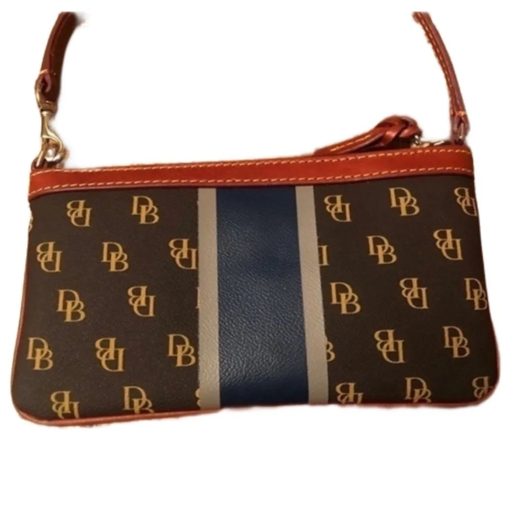 Dooney & Bourke sporty luxury