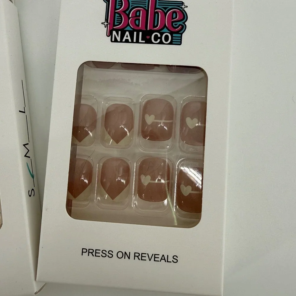 Babe Nail Co sets press
