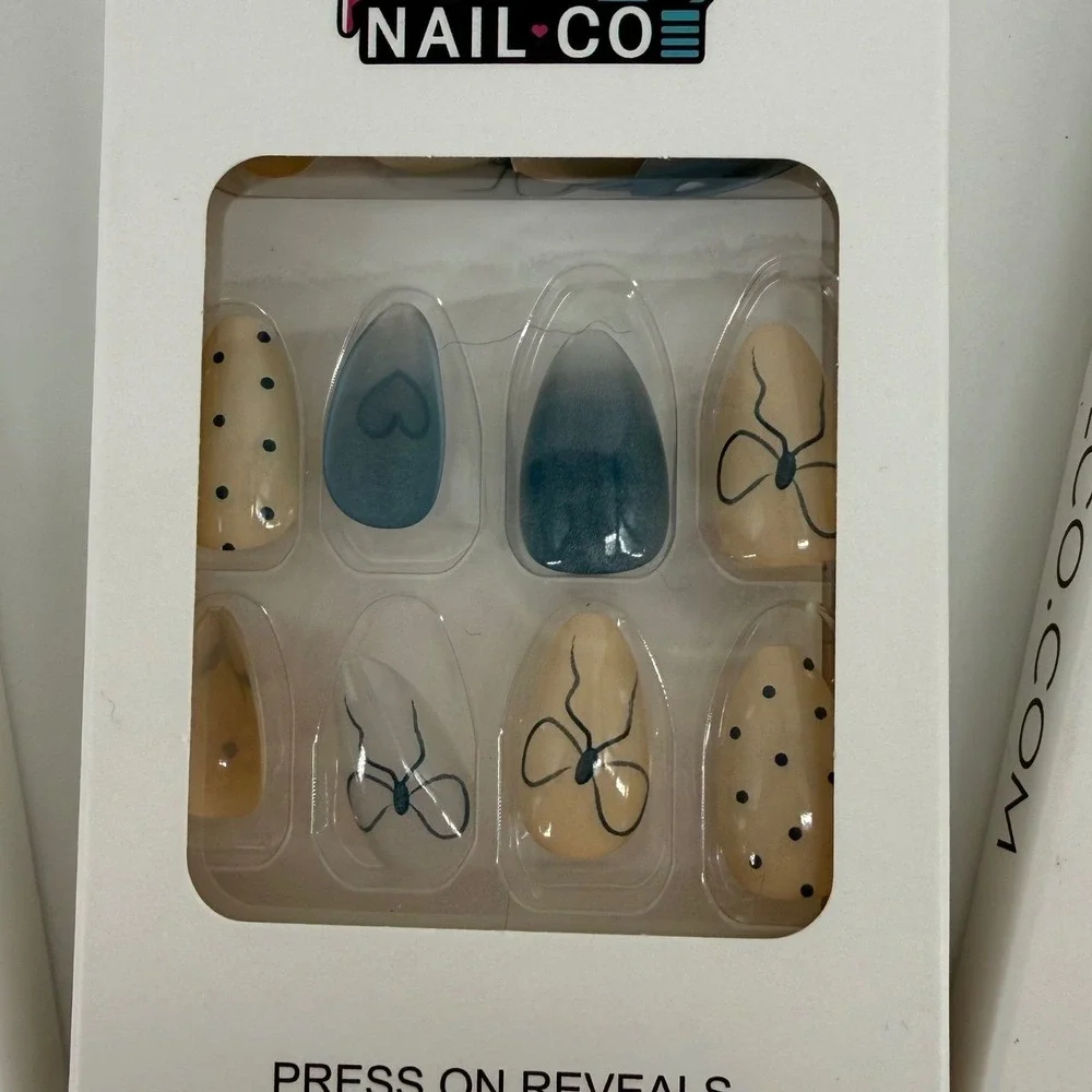 Babe Nail Co sets press