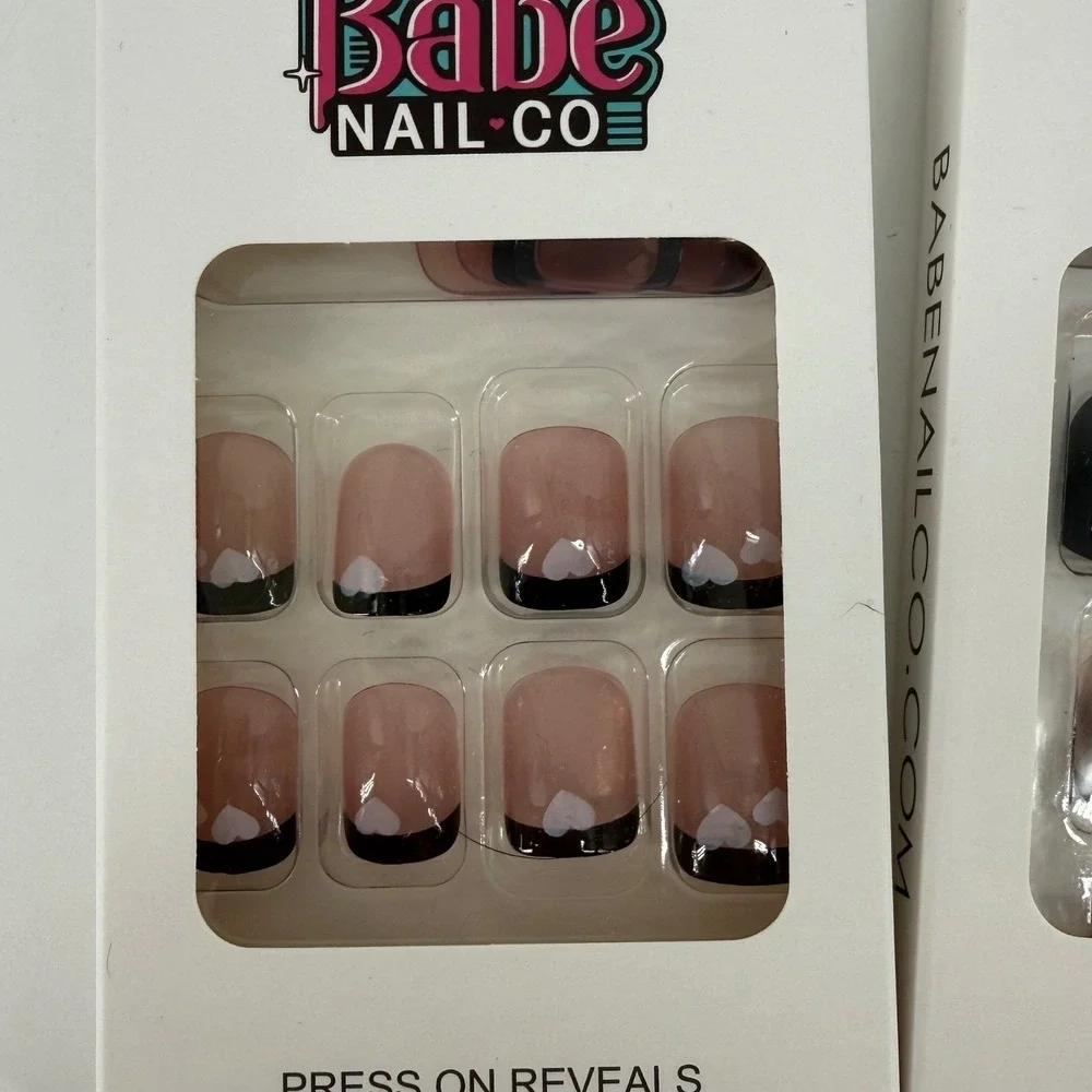 Babe Nail Co sets press