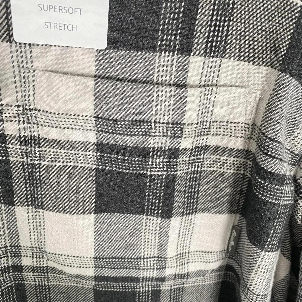 Eddie Bauer buttons tab