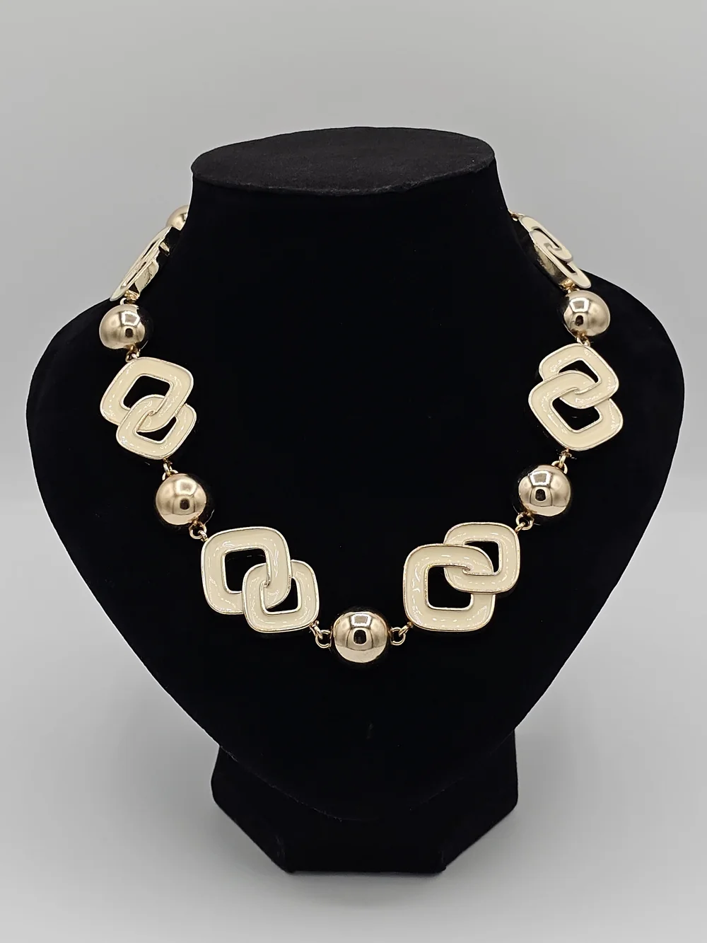 Liz Claiborne‎ Gold-Tone Interlocking Link Necklace