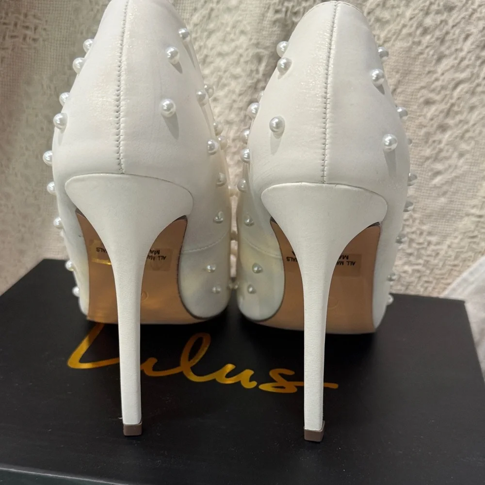 Lulus pearls heels