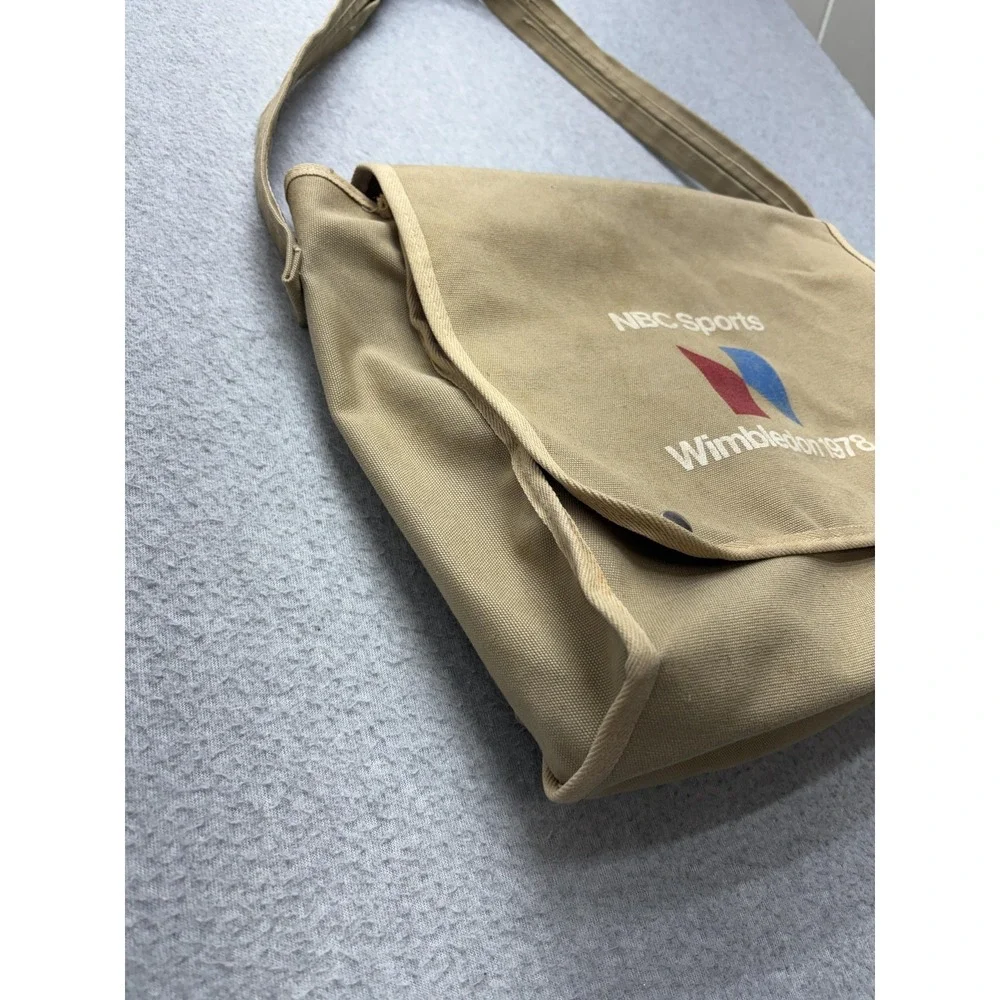 The Unbranded Brand vintage nbc