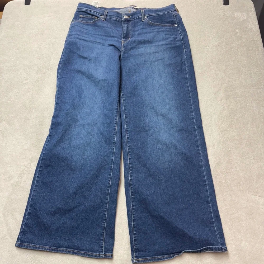 Levis levi 318