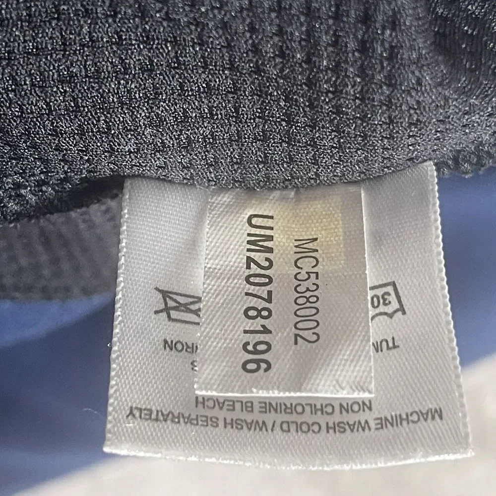 Under Armour stay warm