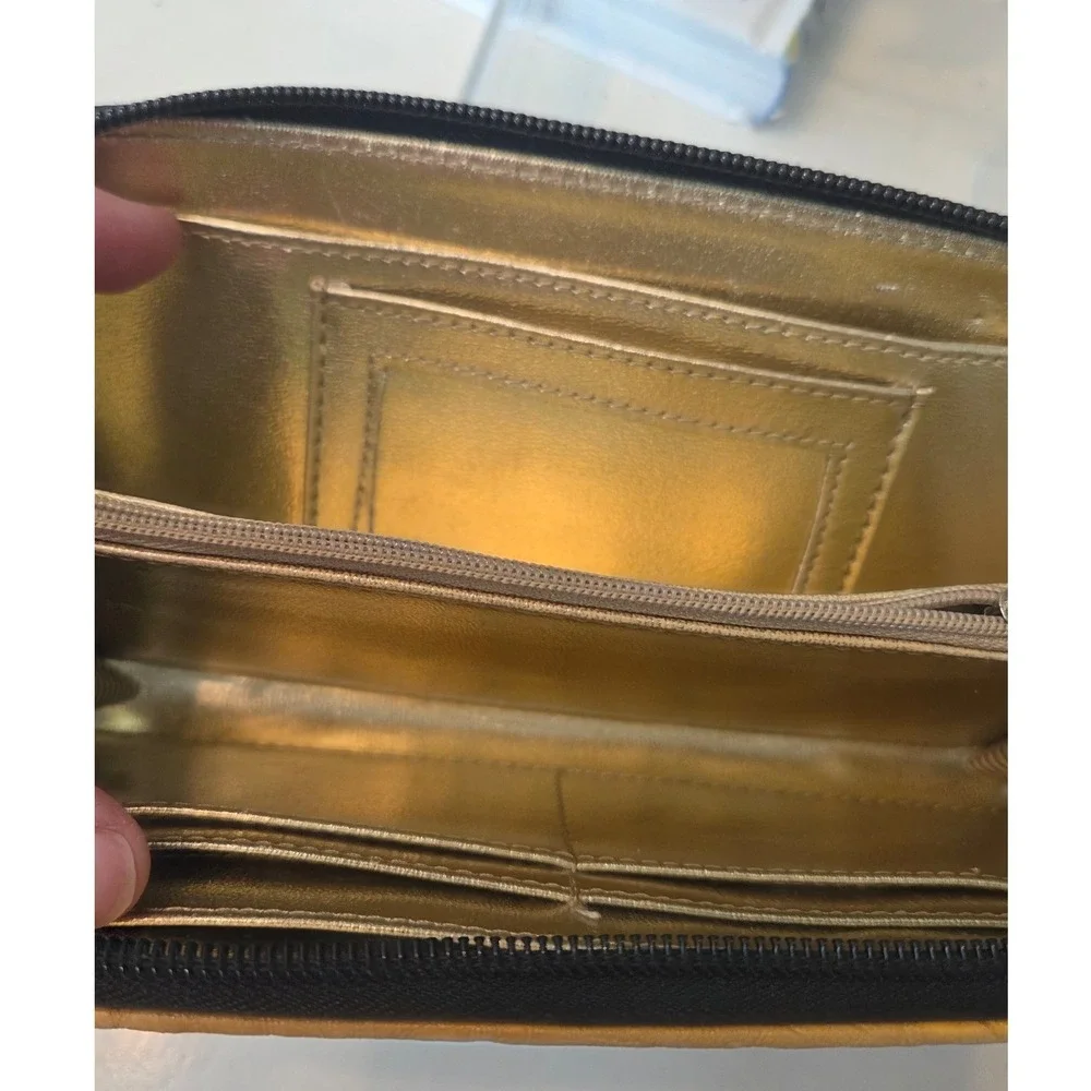 Steve Madden pattern slots