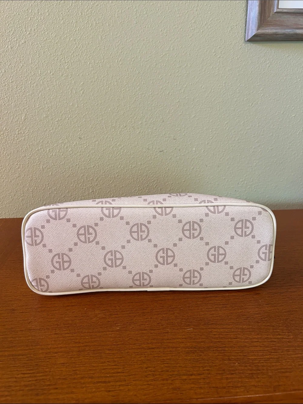 Giani Bernini stylish cream