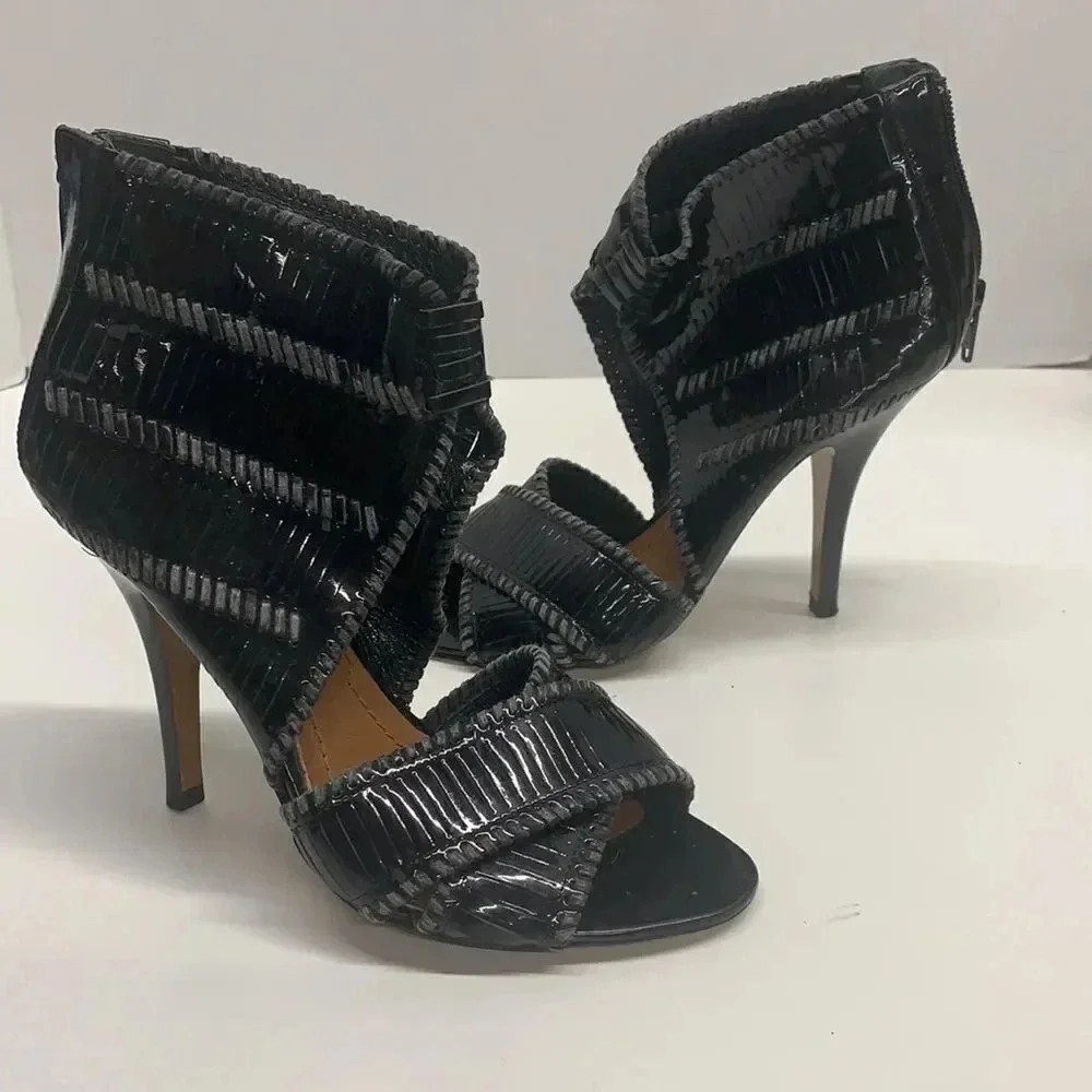 Givenchy High Heel Shoes Patent Leather Textured Open Toe Black Size EU 35 US 5