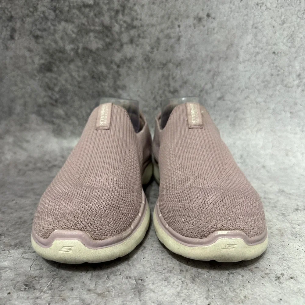Skechers please see