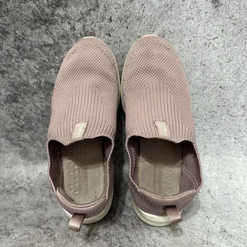 Skechers please see