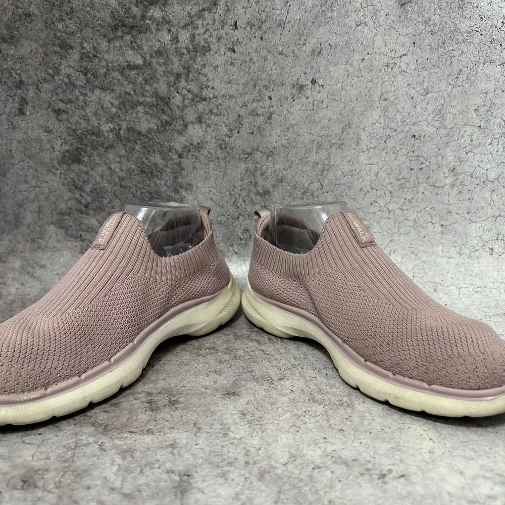 Skechers please see