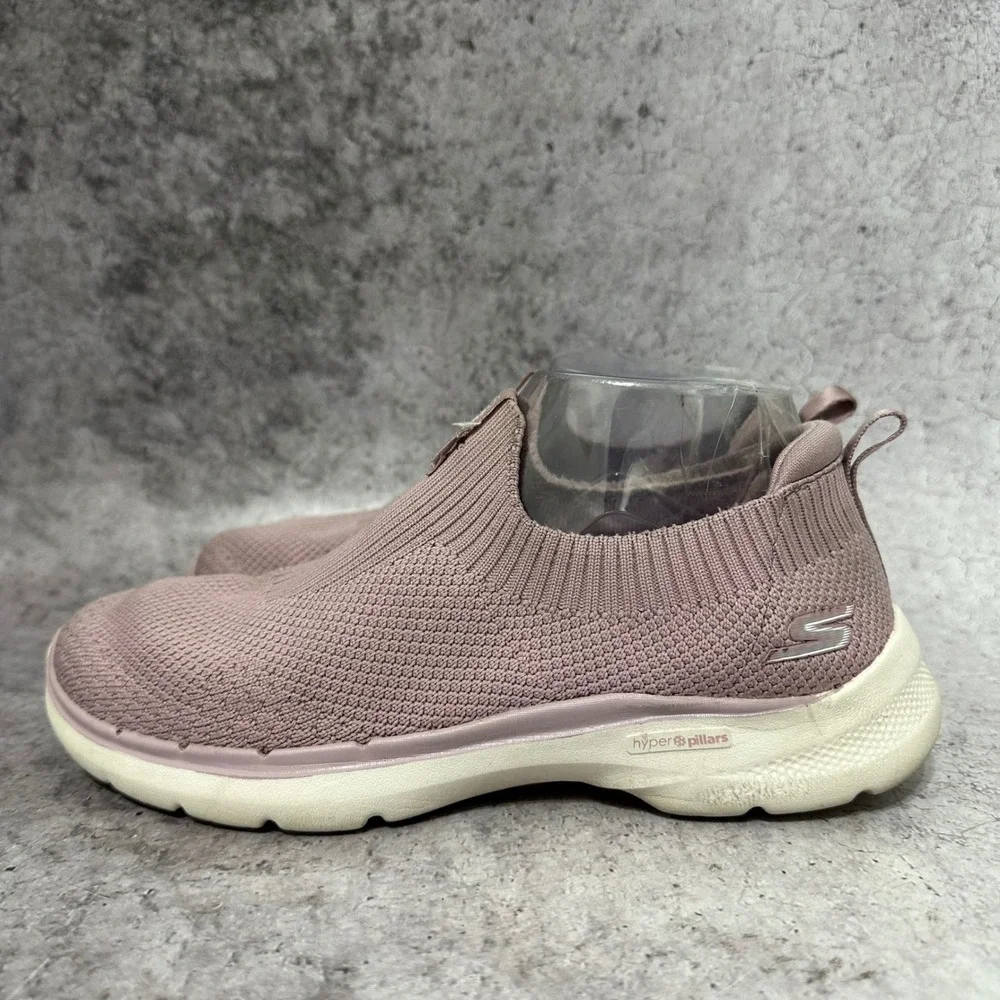 Skechers please see