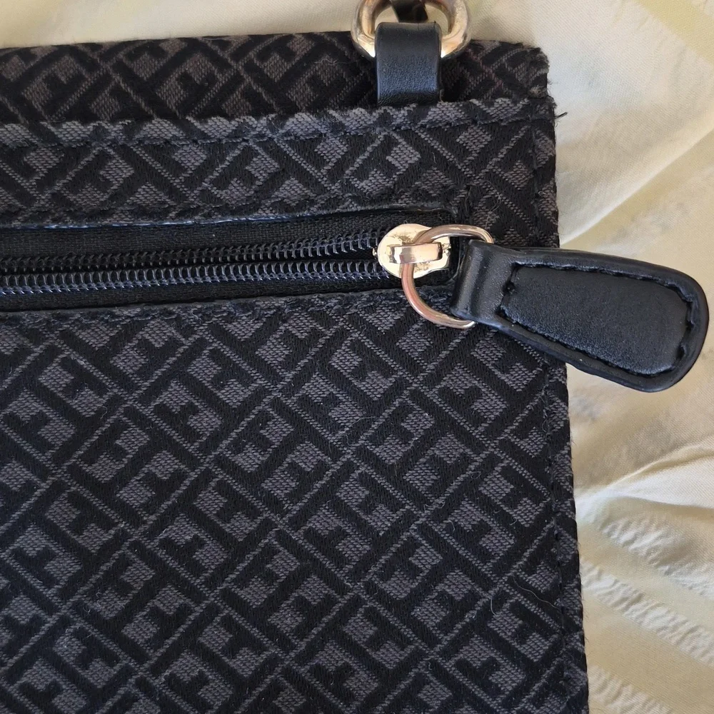 Tommy Hilfiger Signature Logo Black/Taupe Crossbody Wallet Shoulder Bag