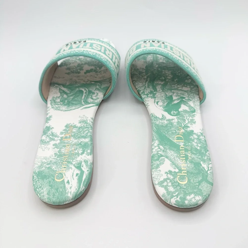 Dior authentic green