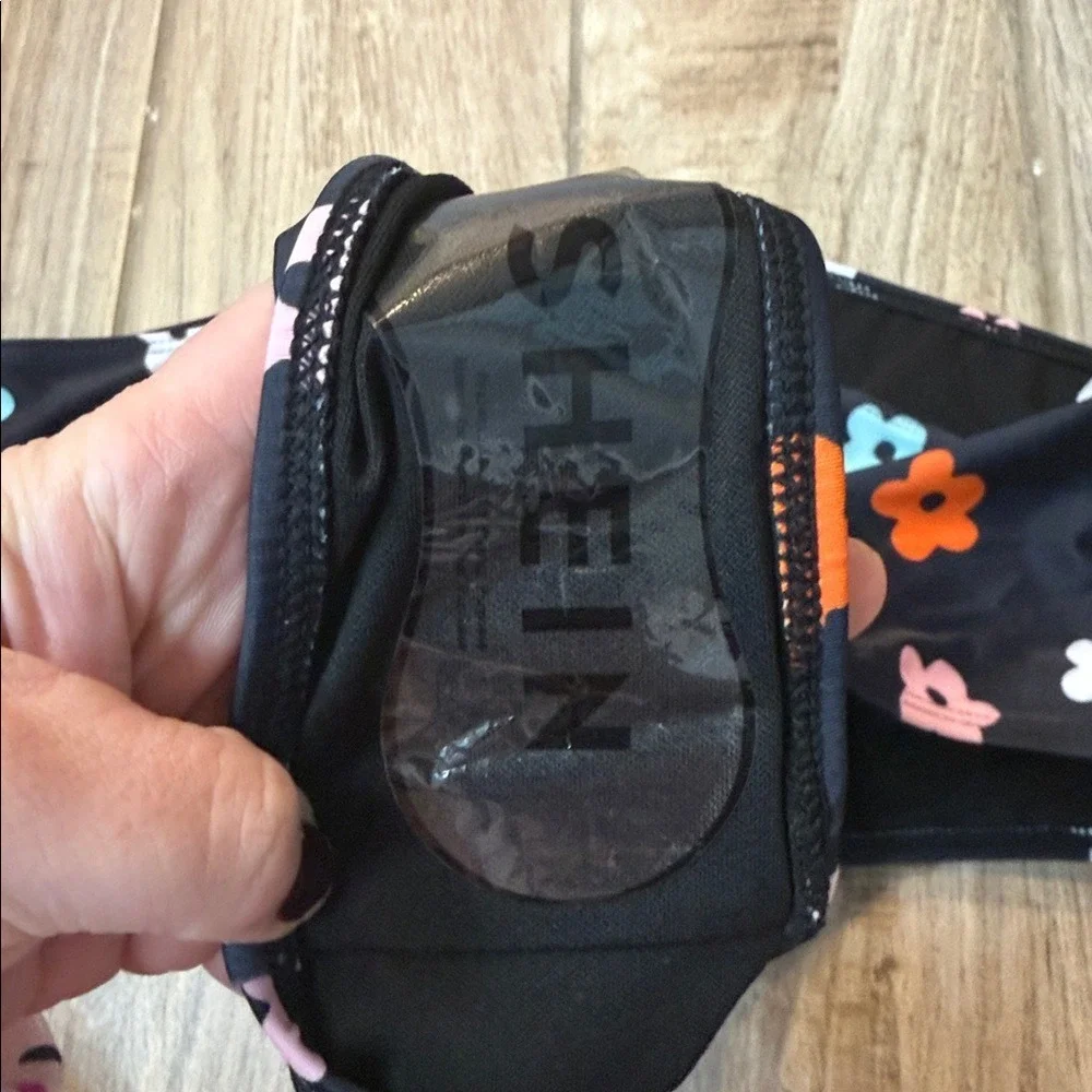 SHEIN chic black