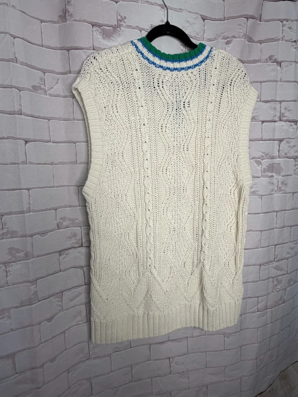 Zara cream cable