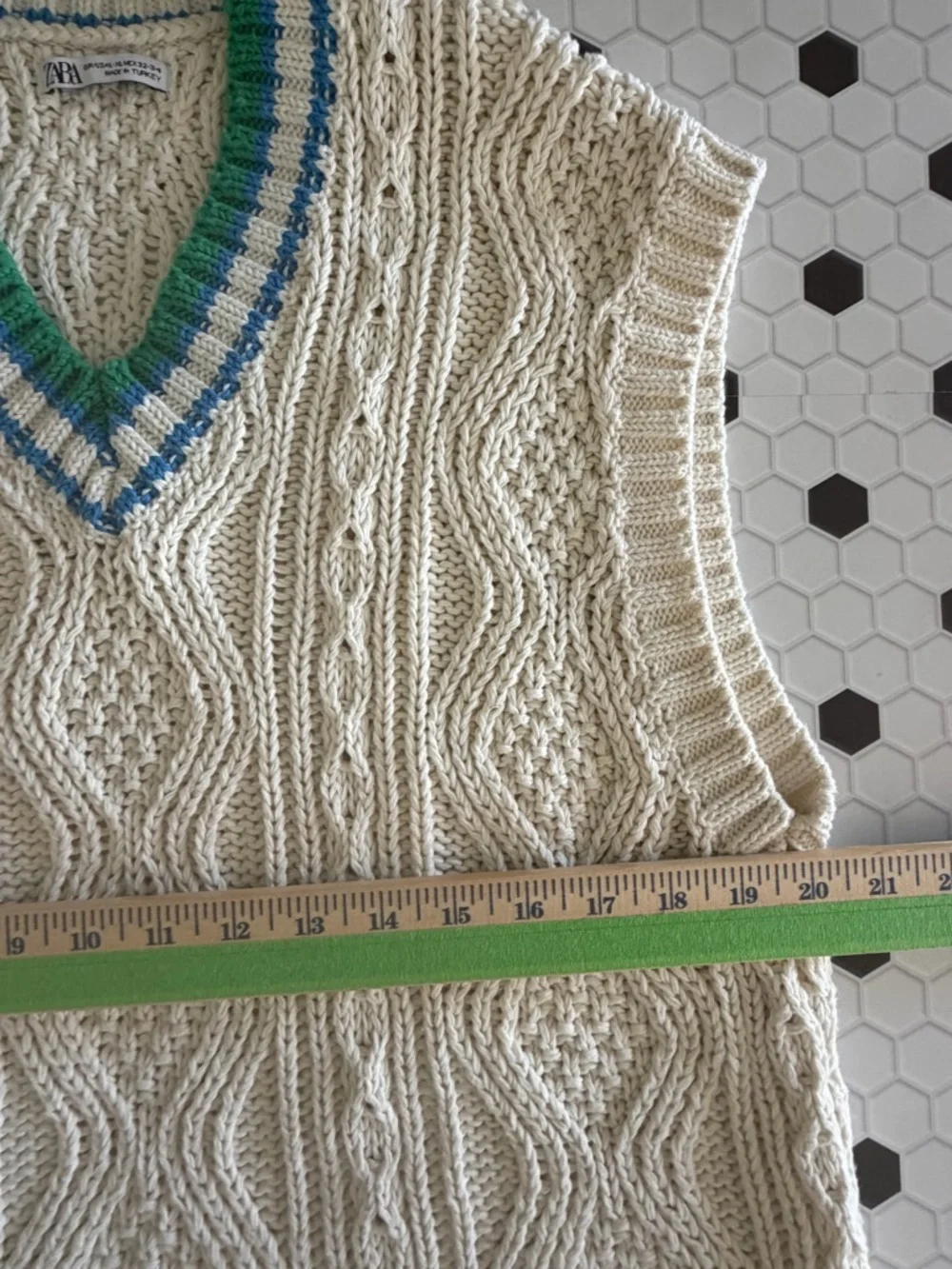 Zara cream cable