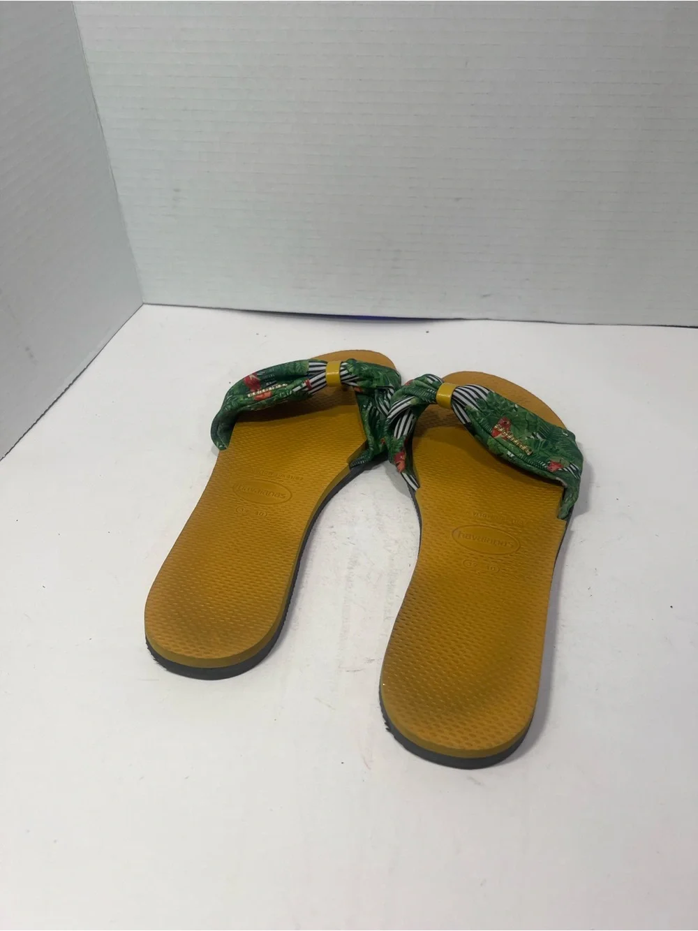 Havaianas slip slides
