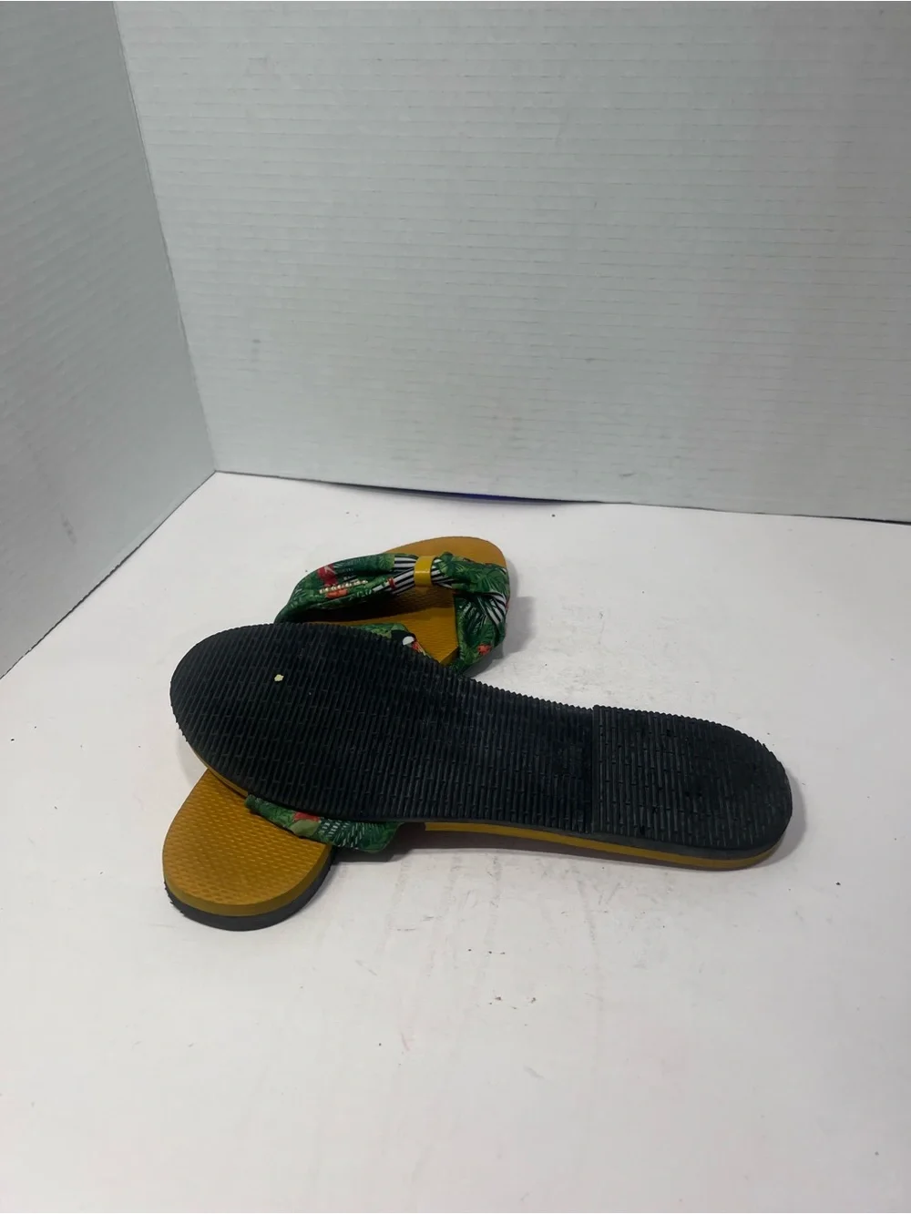 Havaianas slip slides