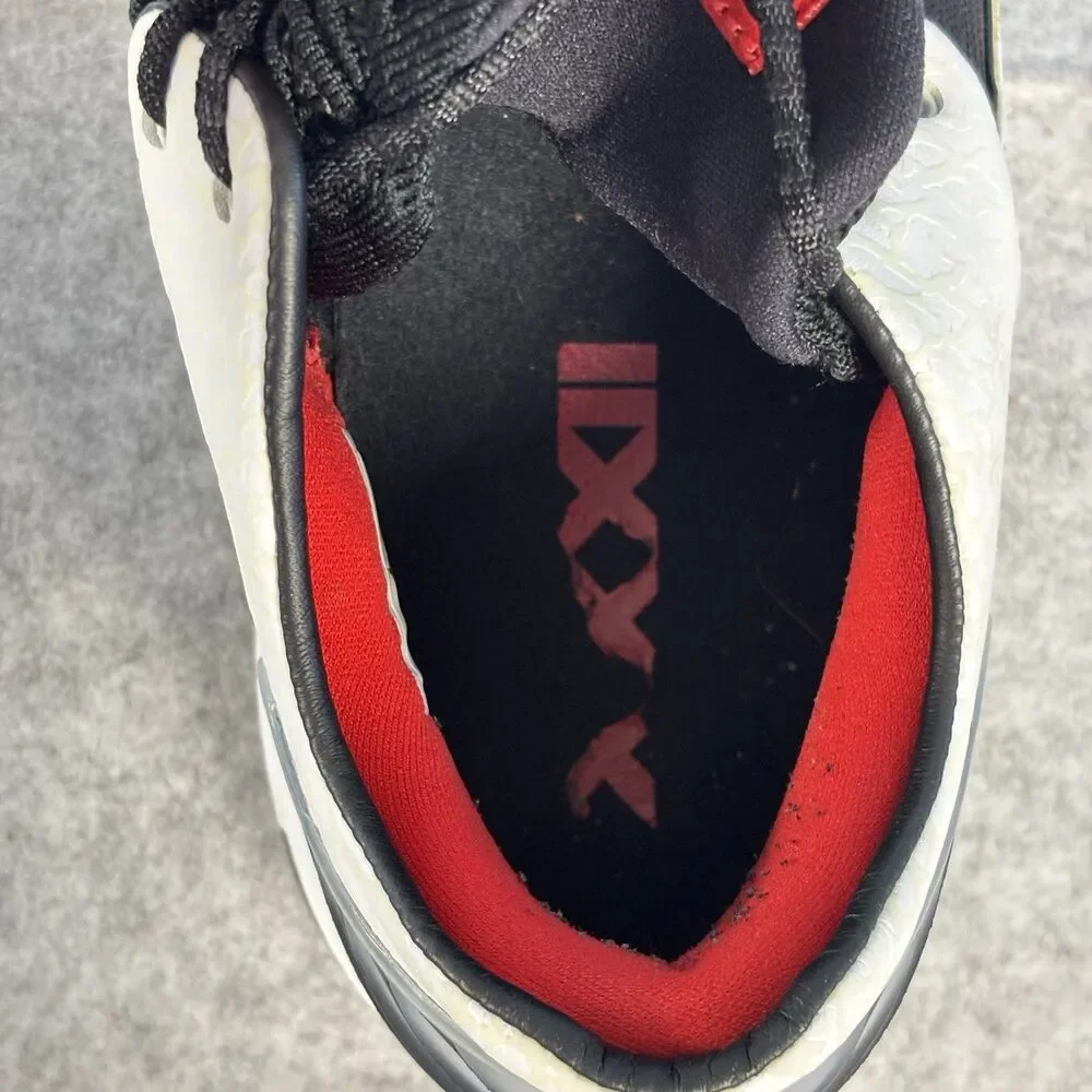 Jordan black flaws
