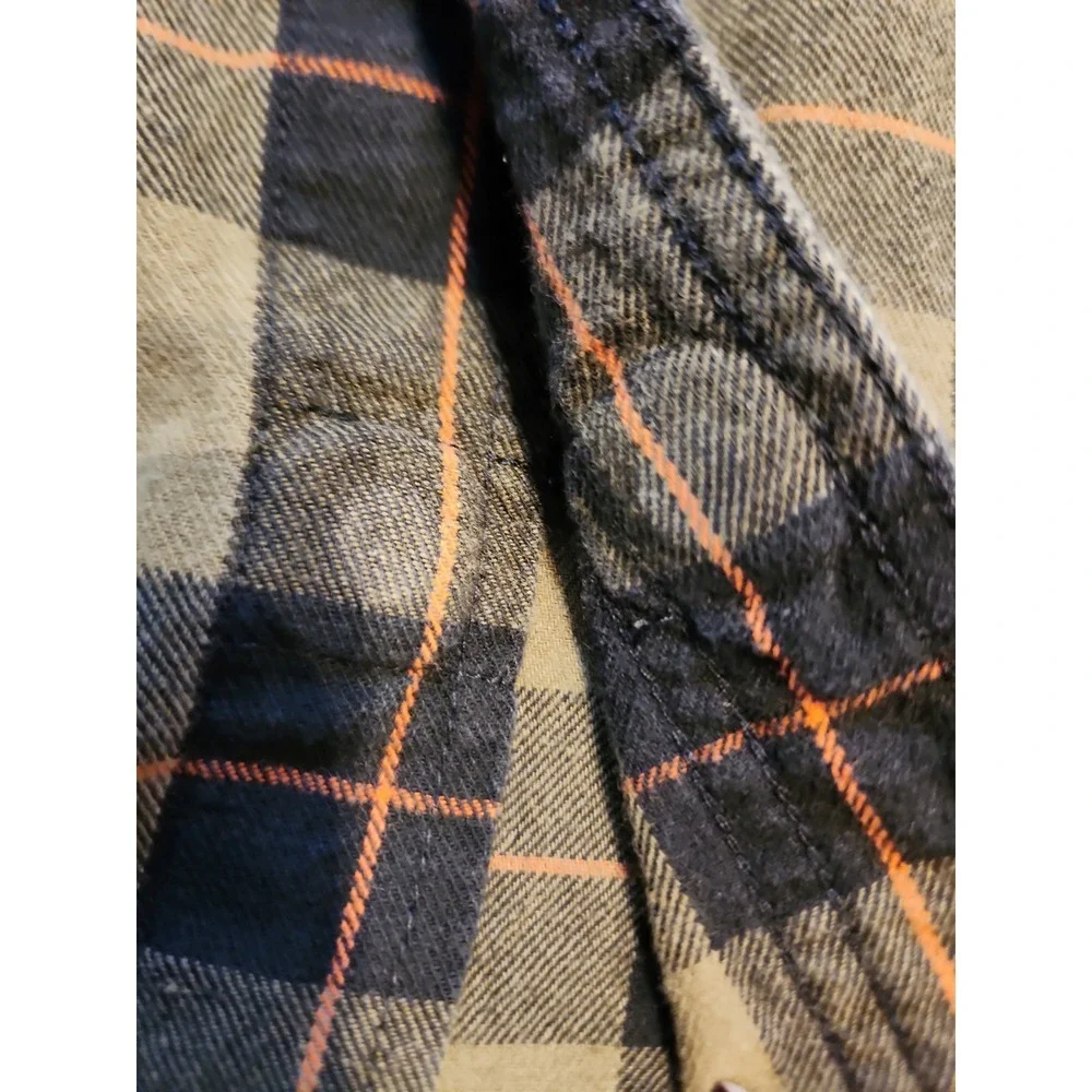 Duluth Trading Co utilizing from designed