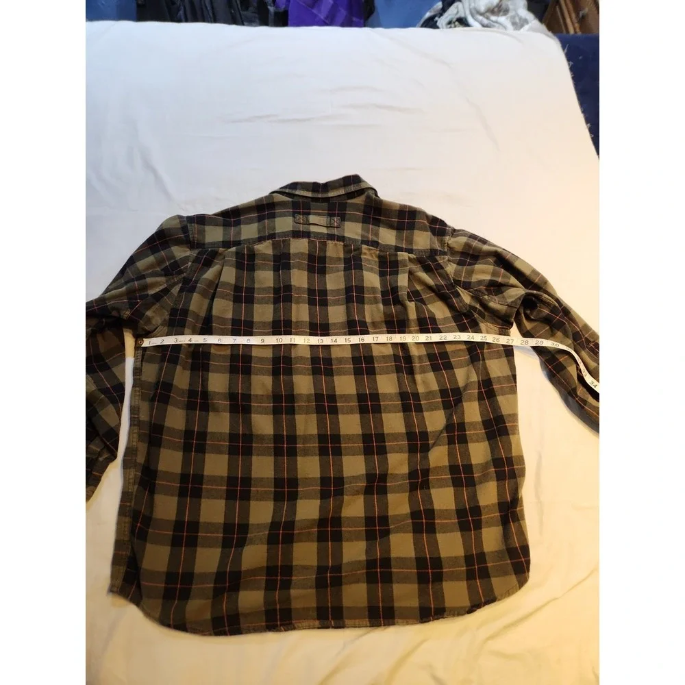 Duluth Trading Co pockets locker utilizing