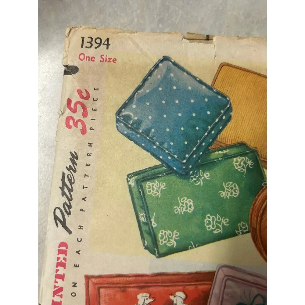 Vintage 1950's Simplicity Pattern #1394 Decorative Pillows with Transfers‎