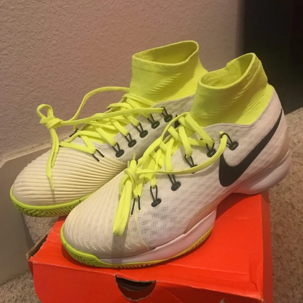 Nike Tennis Air Zoom Ultrafly HC QS Shoes