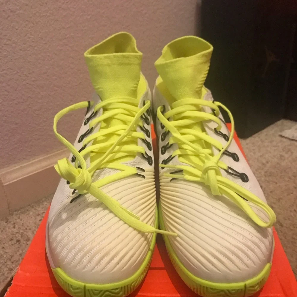 Nike beans new