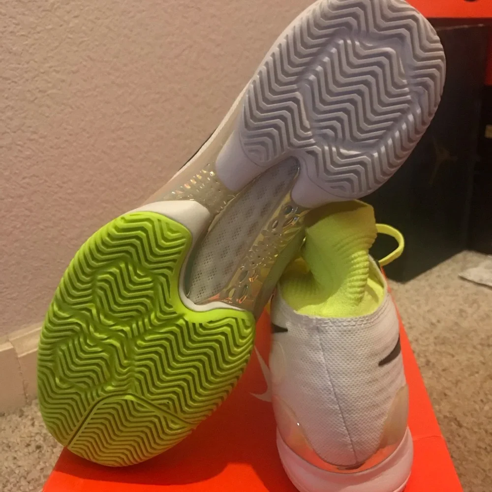 Nike beans new