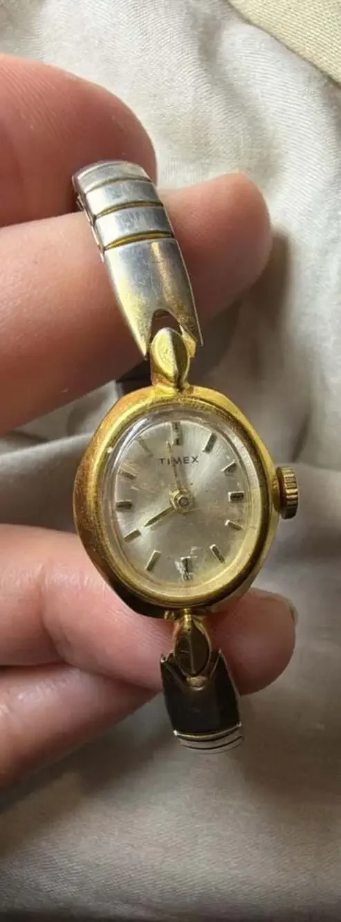 Vintage Timex Women’s Mechanical Watch Gold Tone Stretch Band For Parts Repair