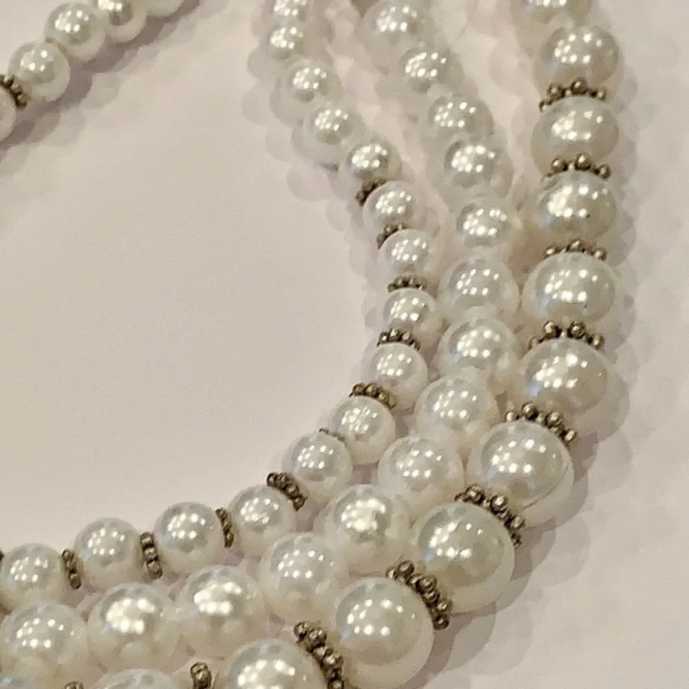 Triple strand silver bead detail retro statement
