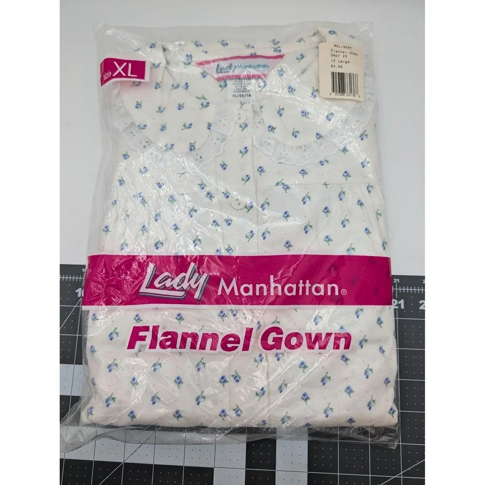 Lady Manhattan Flannel Gown Womens‎ XL White Blue Floral Lace Trim Sleepwear