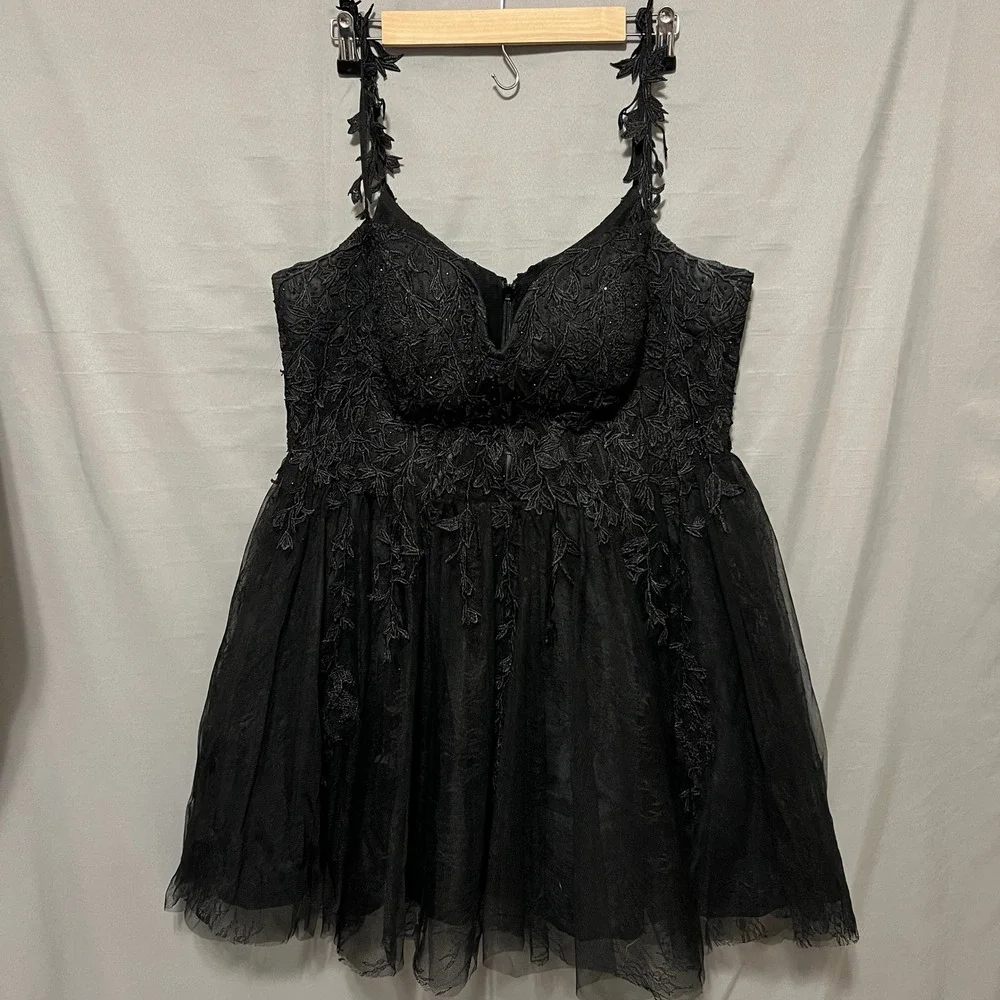 N/A elegant black