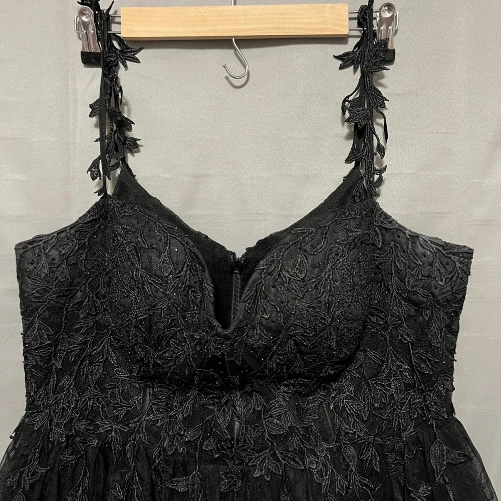 N/A elegant black