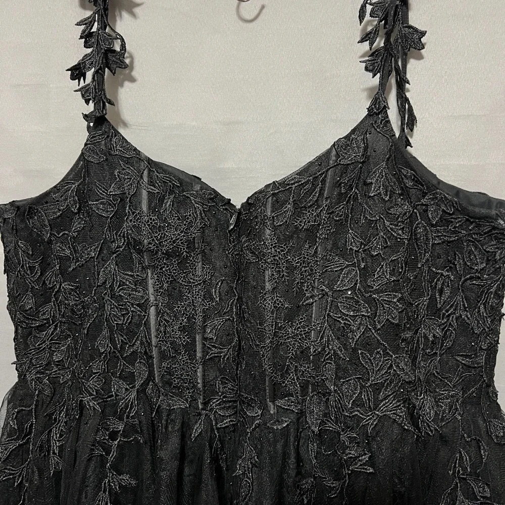 N/A elegant black