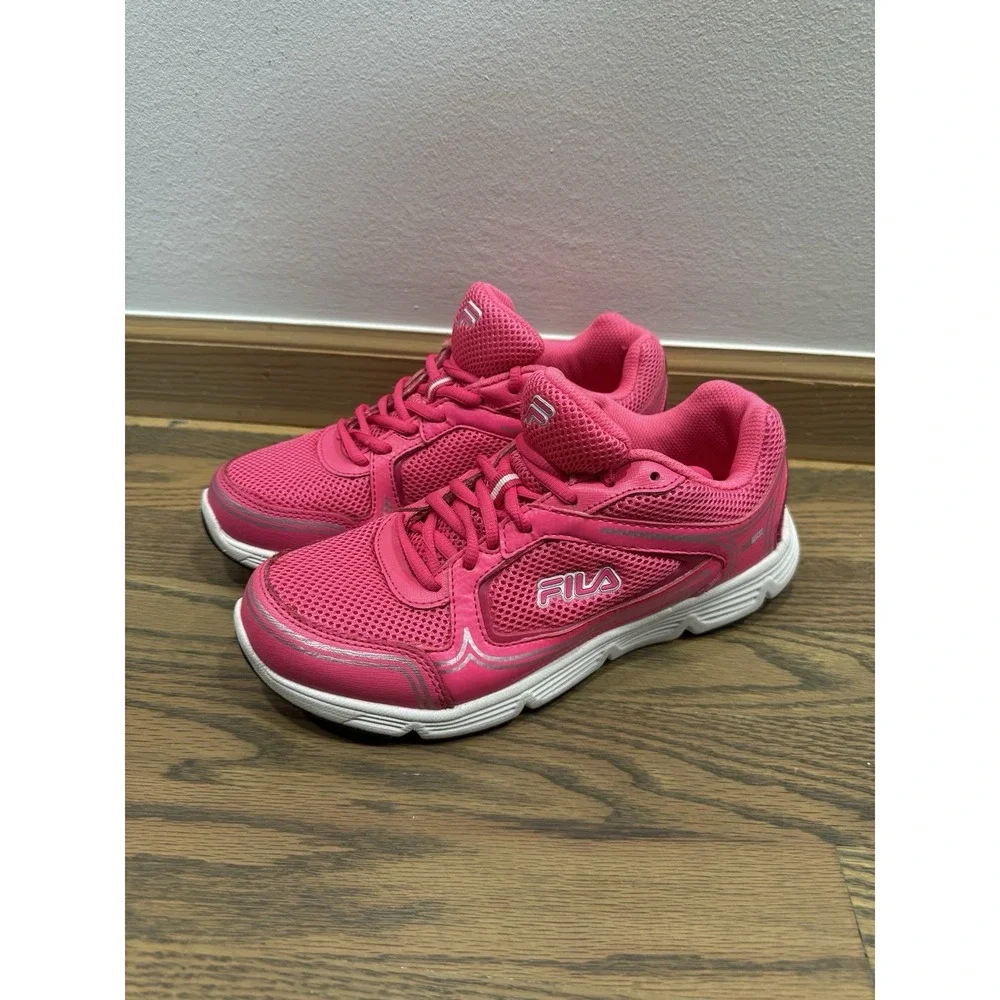 Fila Sport Soar 2  Women's size 8.5 Hot Pink ‎ Silver RUNNING WALKING Tennis