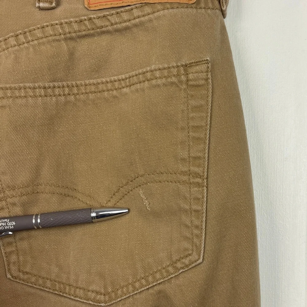 Levis right but