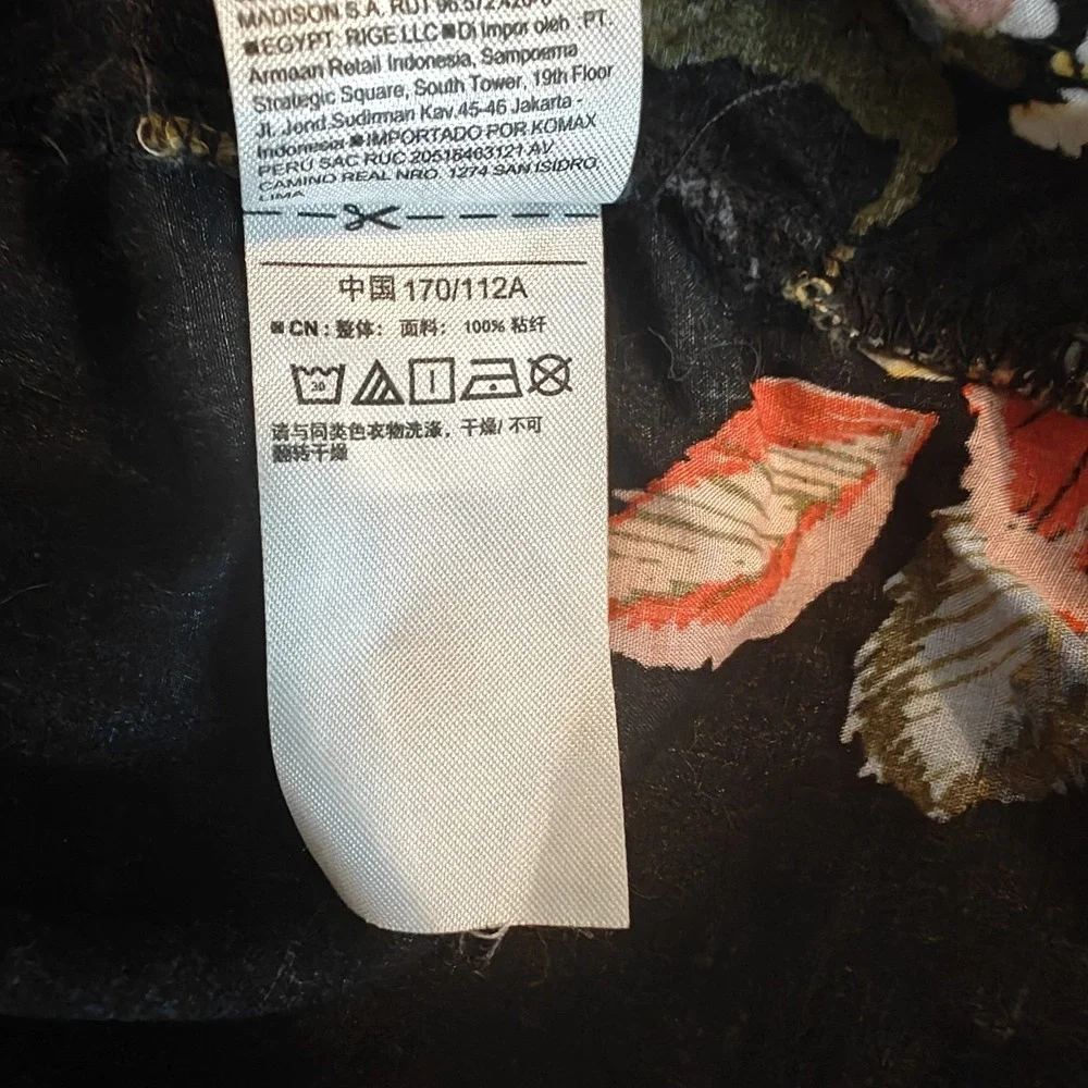 Old Navy see photos