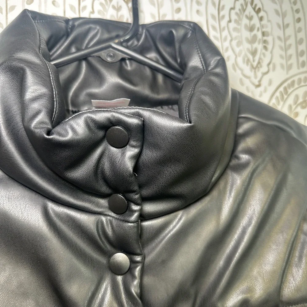 No Boundaries Black Faux‎ Leather Puffer Vest Funnel Neck Snap Front Size L