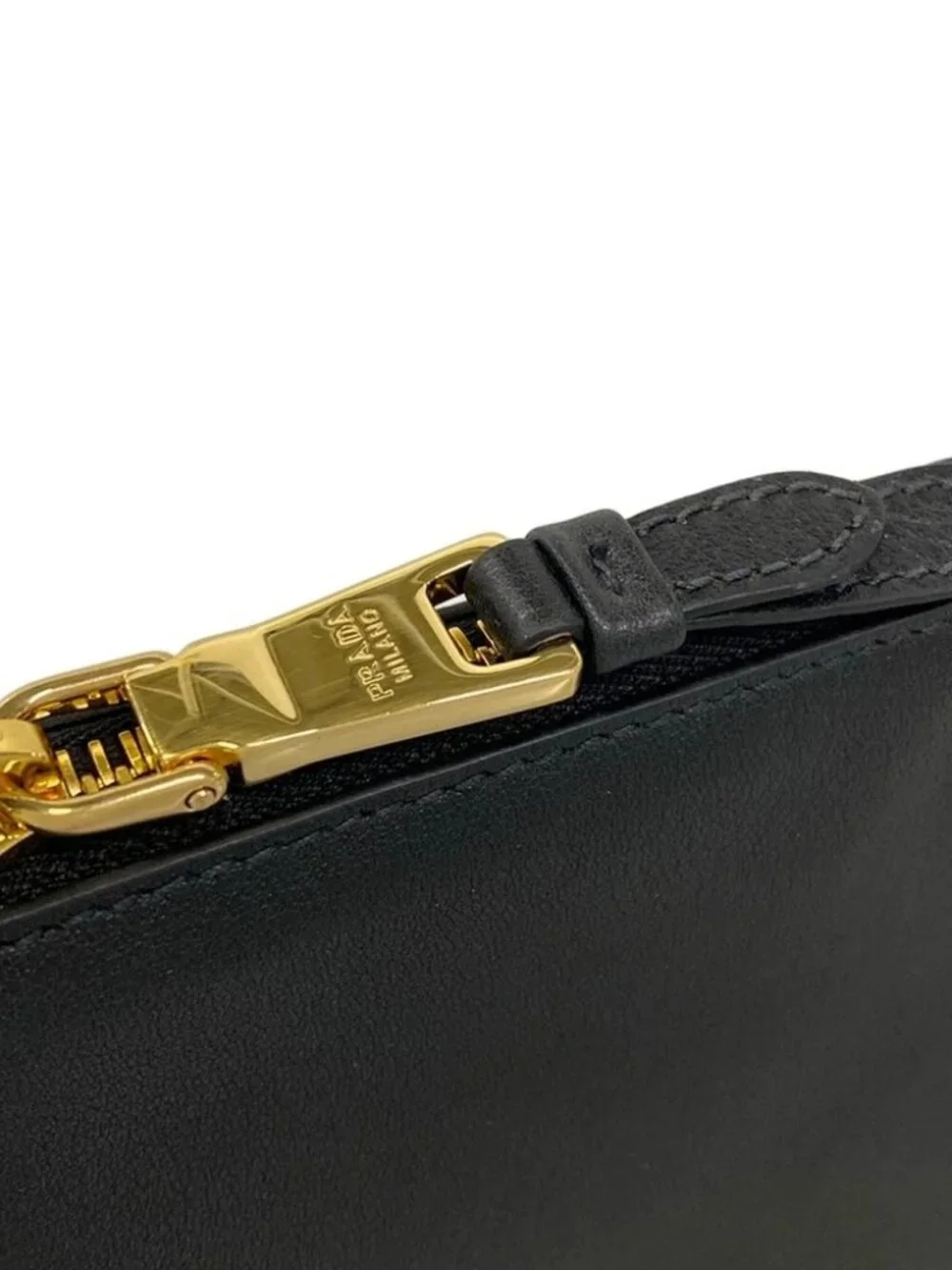 Prada accessories	dust bag