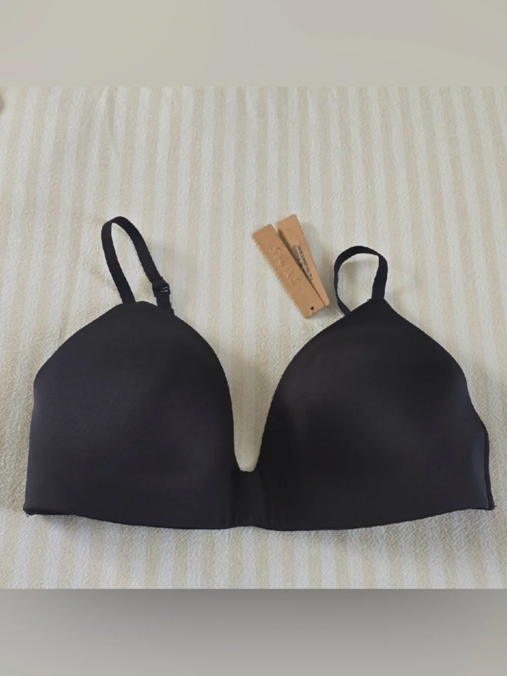NWT SKIMS‎ Wireless Form Lightly Lined Bra Size:32E (32DD) Onyx