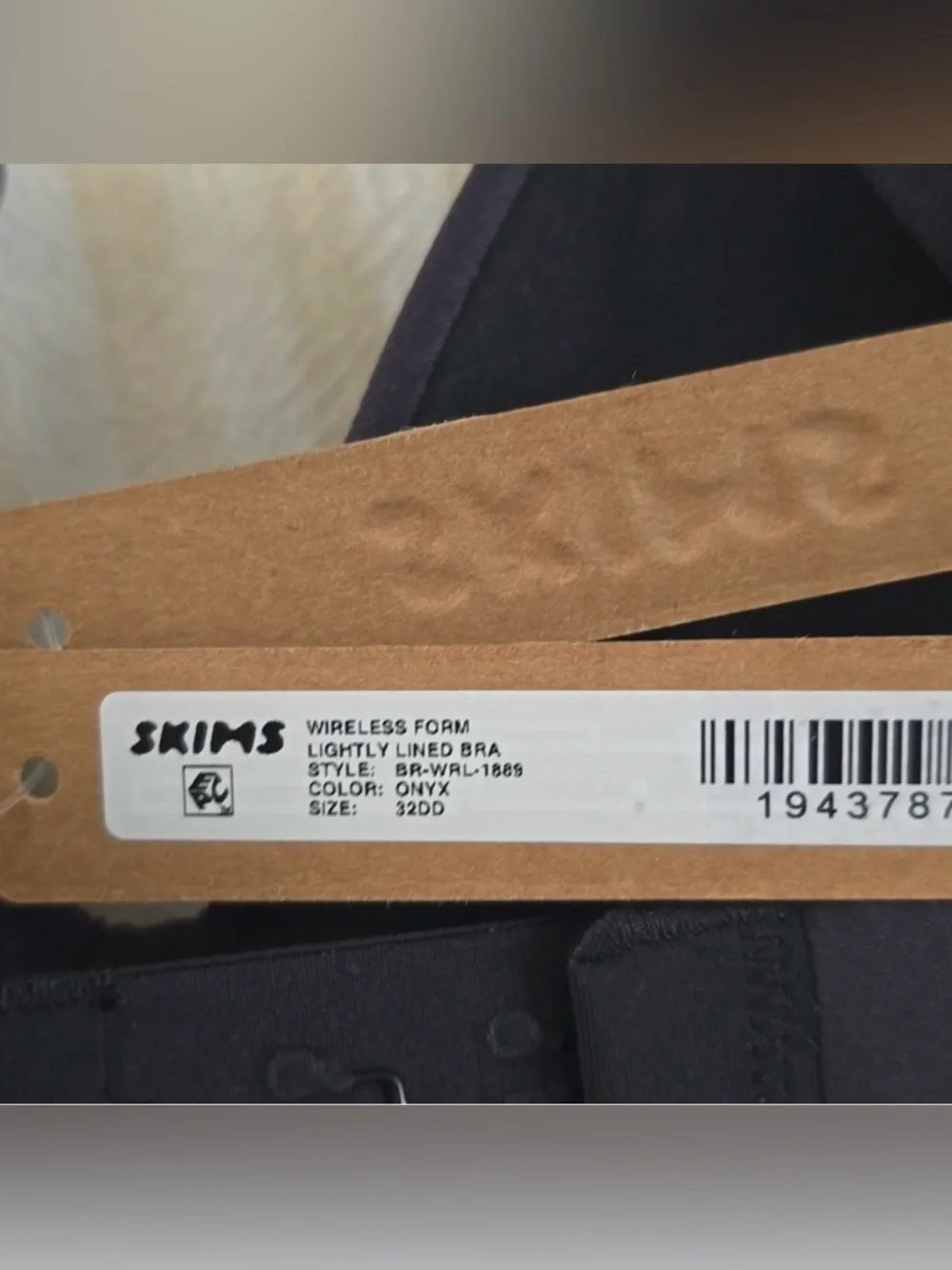 SKIMS wireless form