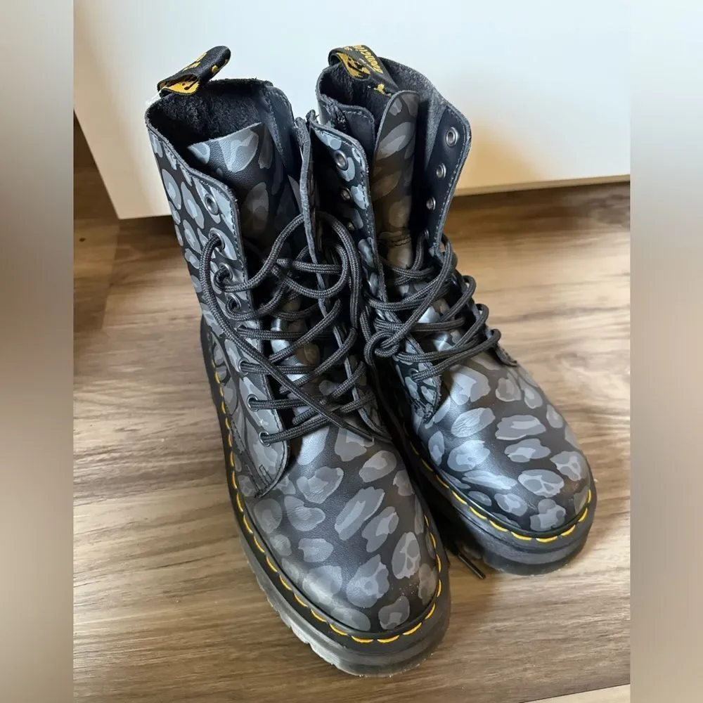 Dr. Martens no box