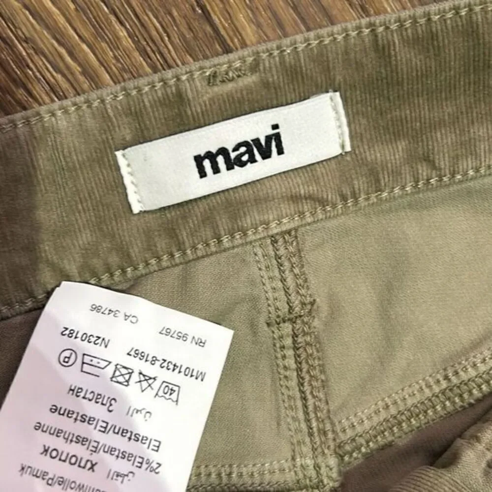 Mavi shelia straight
