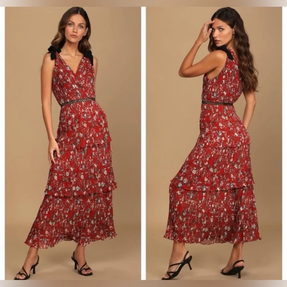 NEW Lulus Such Sophistication‎ Maxi Dress Medium Rust Red Floral Pleated Tiered