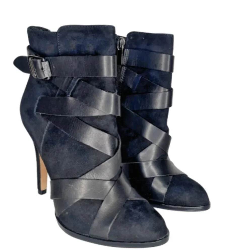 Sam Edelman features these