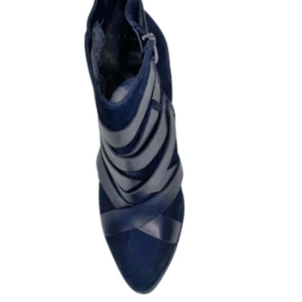 Sam Edelman features these